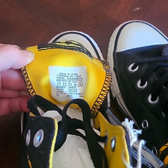 Converse Chucks RARE Batman NWT - Picture 4 of 5